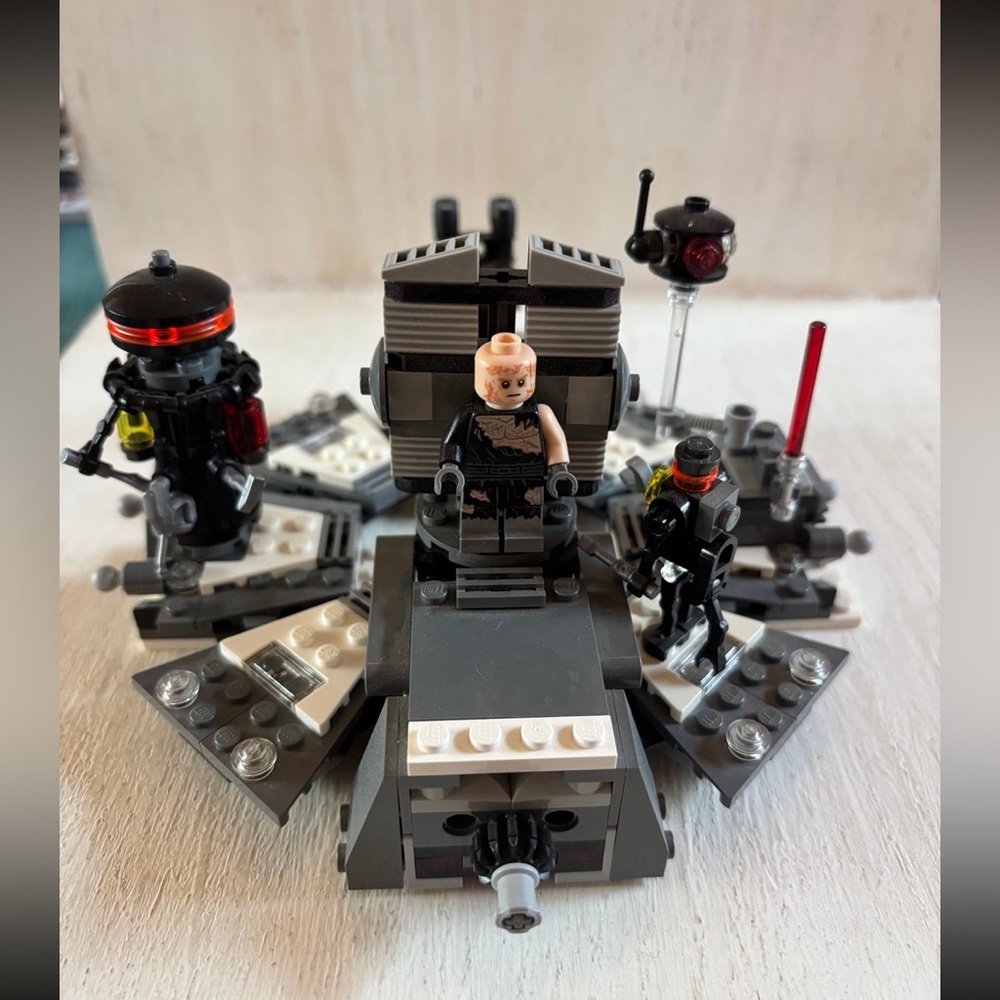 LEGO Star Wars Darth
Vader Transformation 75183